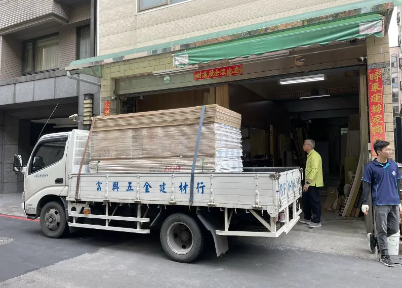 不只是建材行,更是工班的後援隊|富興五金建材行 4 檜木 木材 行