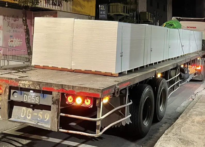 洞 洞 板 建材 行